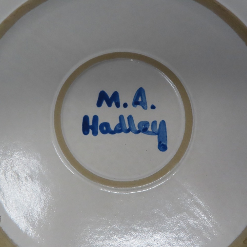 MA Hadley Pottery Blue Whale Dinner Plate Hand Painted Stoneware Nautical VTG - Picture 3 of 14